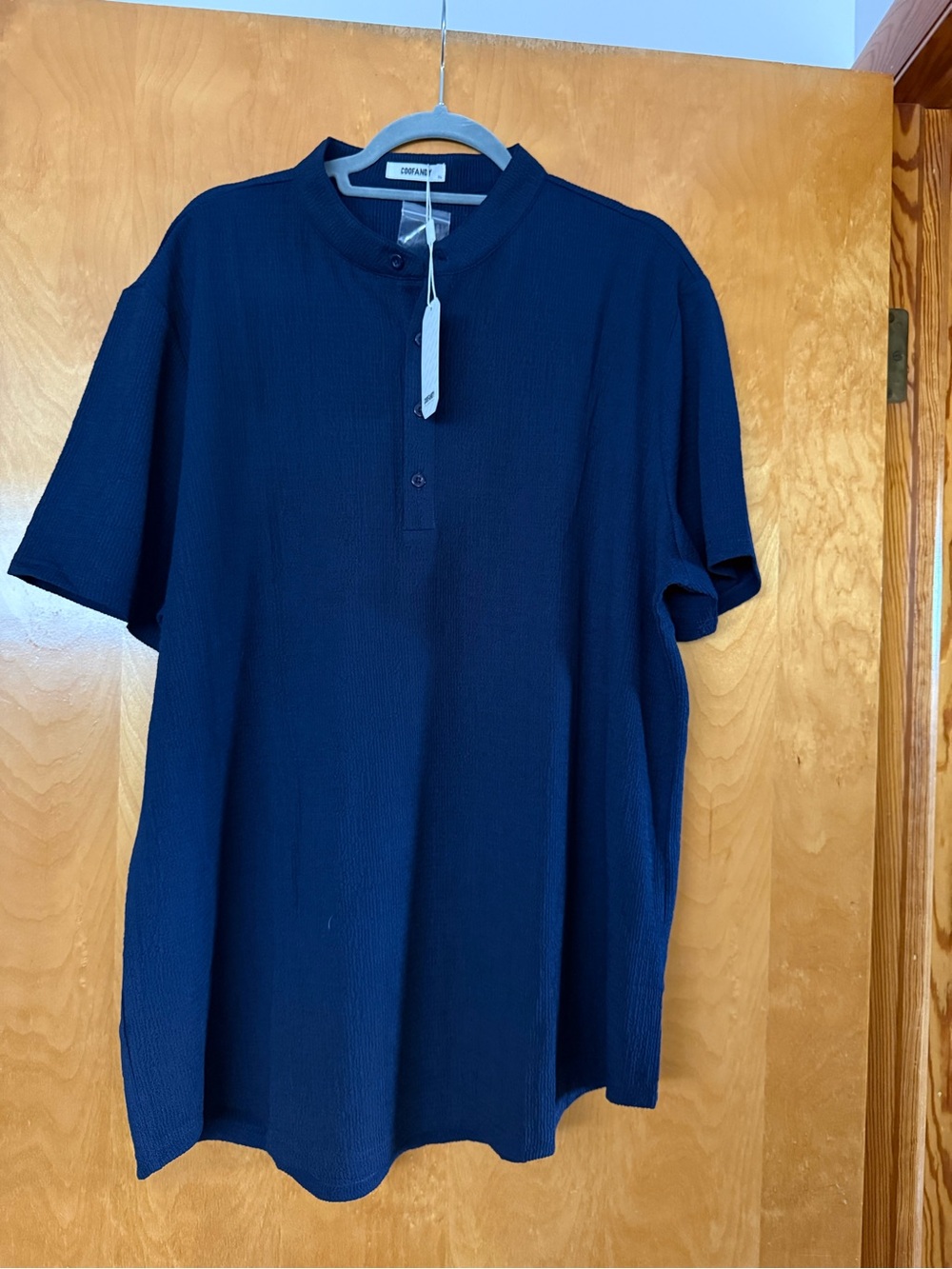 NWT Coofandy Men’s Short-Sleeve Textured Henley Shirt - Navy Blue